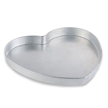 AMMHPP16 - American Metalcraft - HPP16 - 16 in Heart Shaped Pizza Pan Product Image